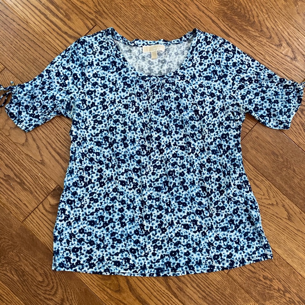 Michael Kors blue and white floral top EUC